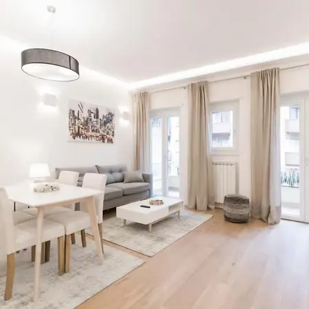 Cozy 1-bedroom Flat With Balcony, Steps To Vatican