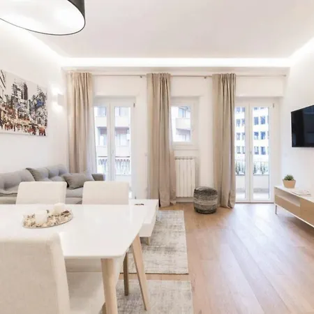 Cozy 1-bedroom Flat With Balcony, Steps To Vatican Apartment