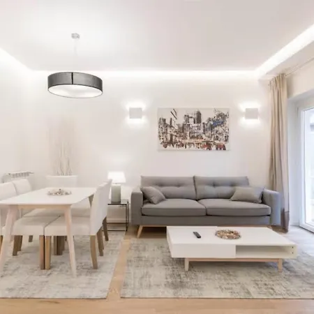 Cozy 1-bedroom Flat With Balcony, Steps To Vatican Rome