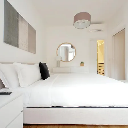 Apartment Cozy 1-bedroom Flat With Balcony, Steps To Vatican Rome