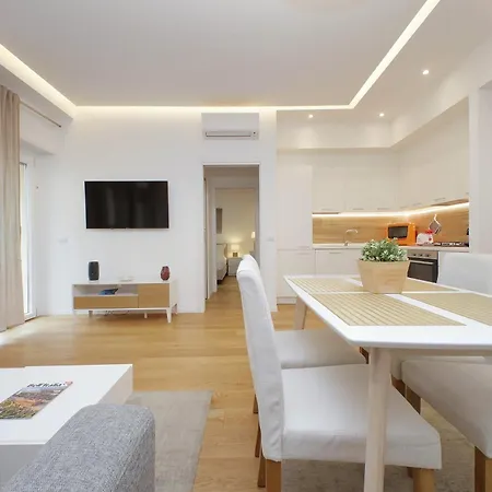 Apartment Cozy 1-bedroom Flat With Balcony, Steps To Vatican