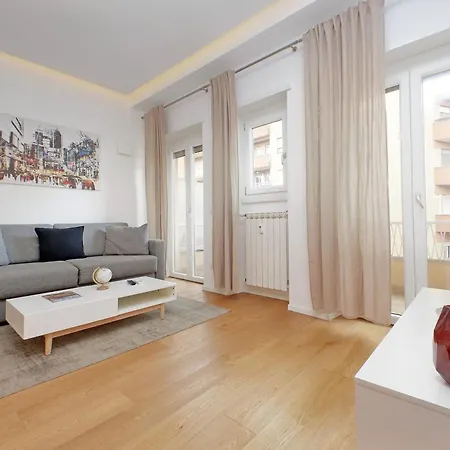 Cozy 1-bedroom Flat With Balcony, Steps To Vatican Apartment