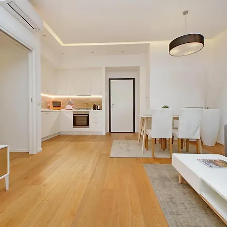 Apartment Cozy 1-bedroom Flat With Balcony, Steps To Vatican *